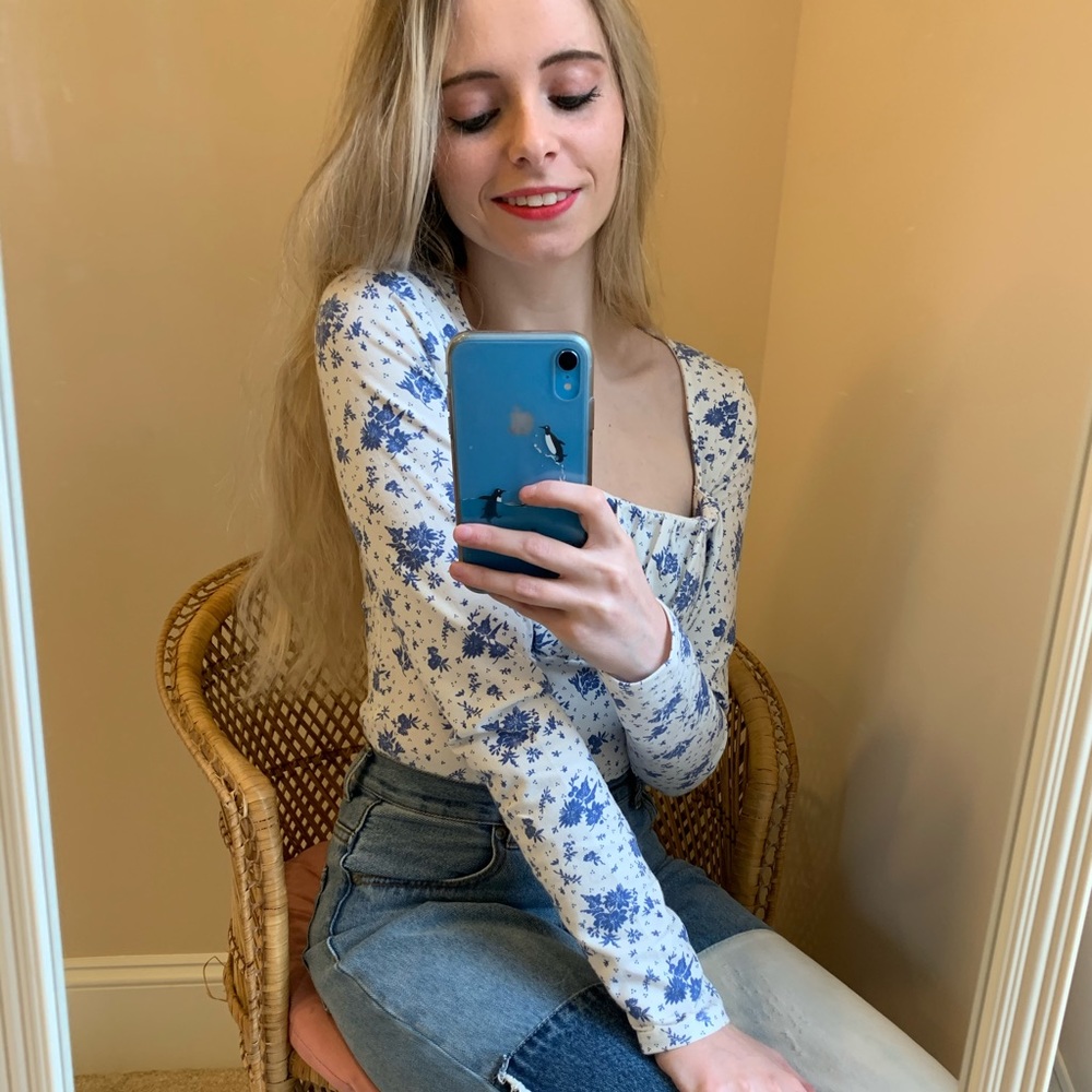 Forever 21 blue floral gathered bust top
